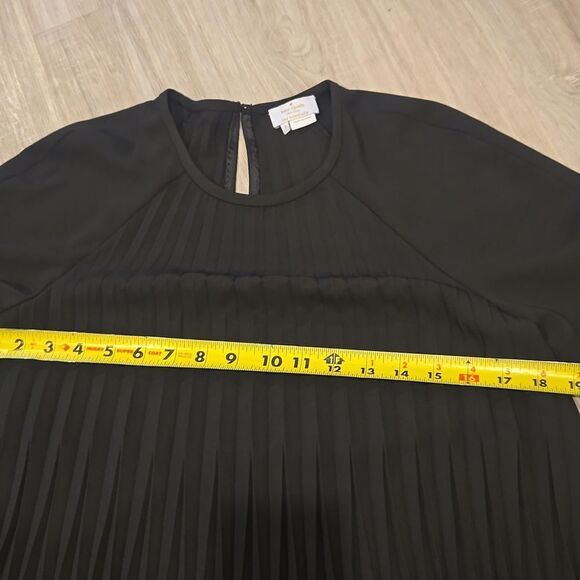 Kate Spade Pleated Crepe Top Black Size Small - Picture 11 of 12